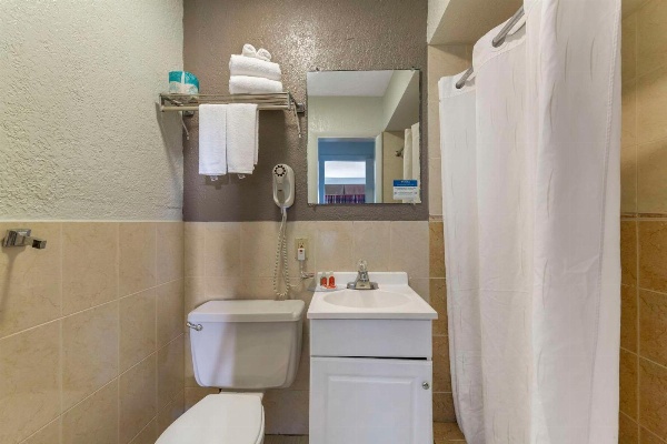 Econo Lodge Hollywood - Ft Lauderdale International Airport image 6